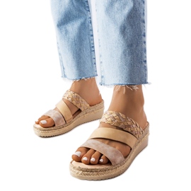 Beige sandaler från Boston