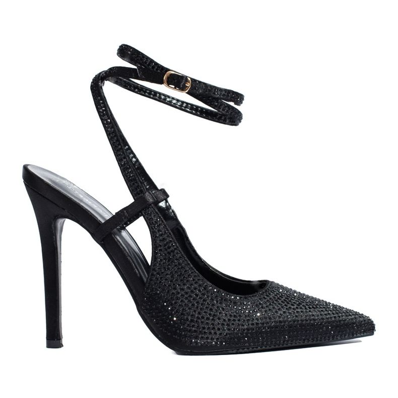Svarta pumps på hög klack med kristaller från Shelovet