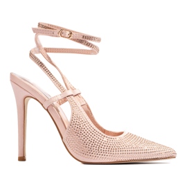 Beige pumps på hög klack med kristaller från Shelovet