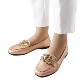 Guld loafers med strass från Neuer gyllene