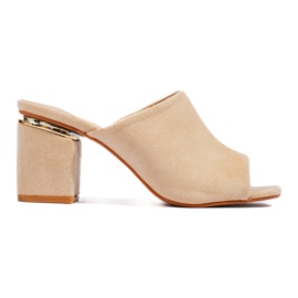 Vinceza beige mulor på stolpen