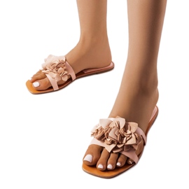 Beiga tofflor dekorerade med Blommor från Rapids beige