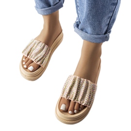 Rosa sandaler på plattformen med cubic zirconias från Franet