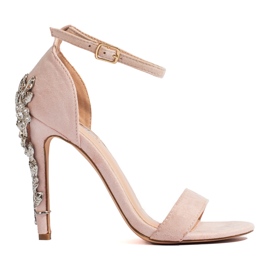 Damsandaler med en dekorativ Shelovet-klack beige