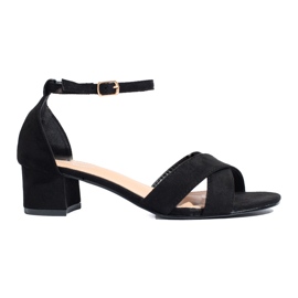 Svarta eleganta sandaler med låg klack i mocka från Shelovet