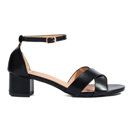 Svarta lågklackade sandaler från Shelovet