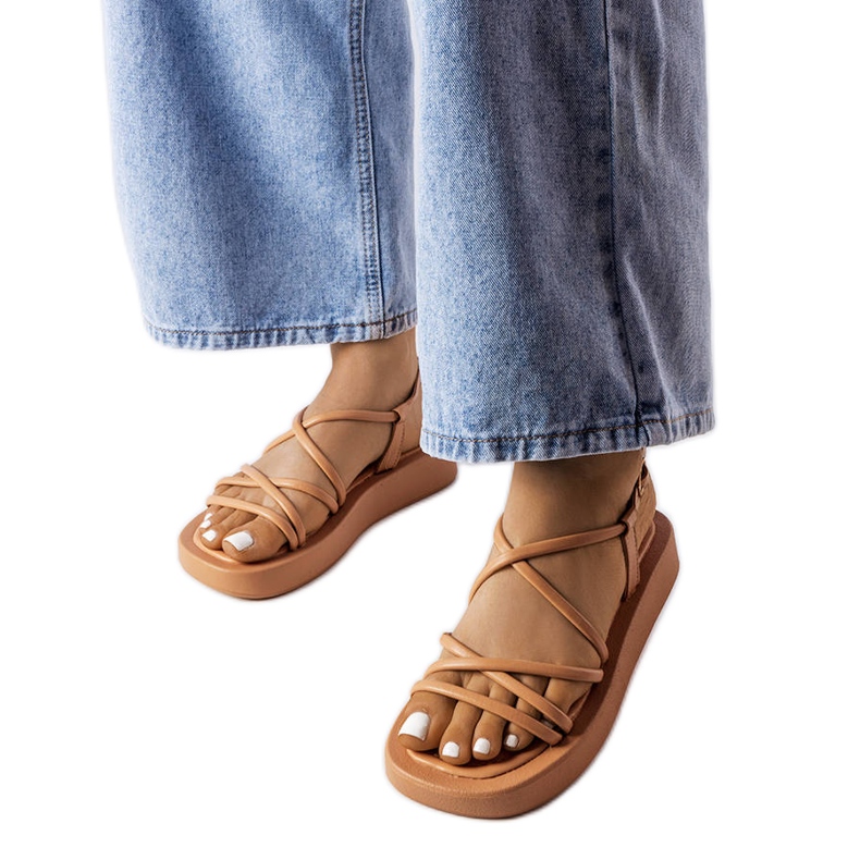 Bruna platåsandaler från Brunelle