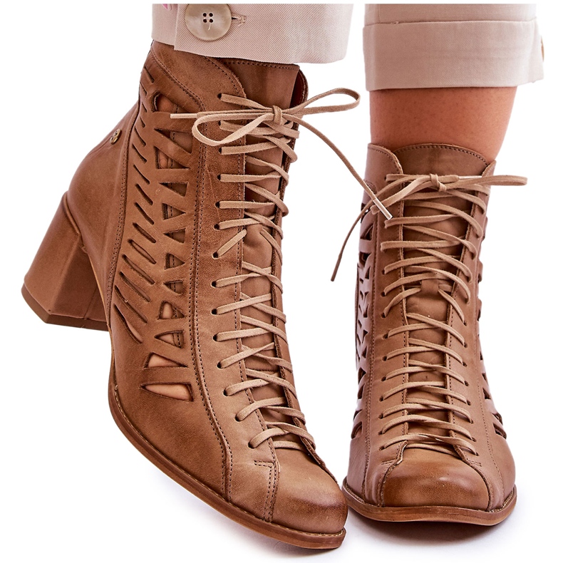 Genombrutna läderstövlar Maciejka 05508-10 Mörkbeige