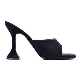 Svarta mockaklackade sandaler från Shelovet