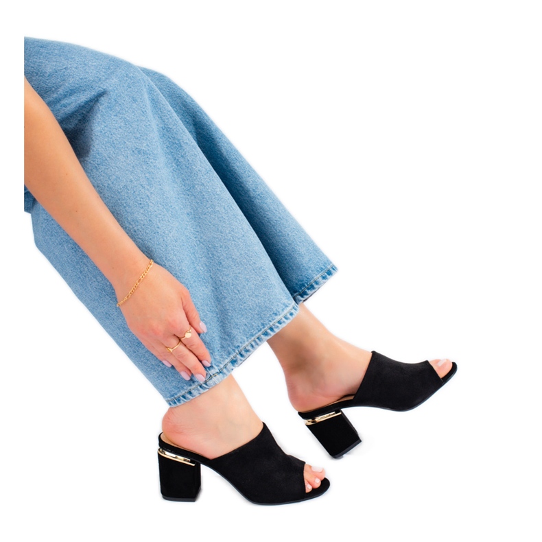 Vinceza Vincez svarta bilder på stolpen