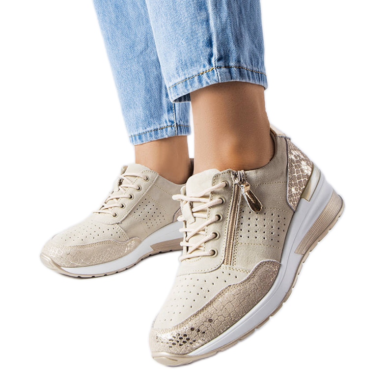 Jazzar beige genombrutna läderskor