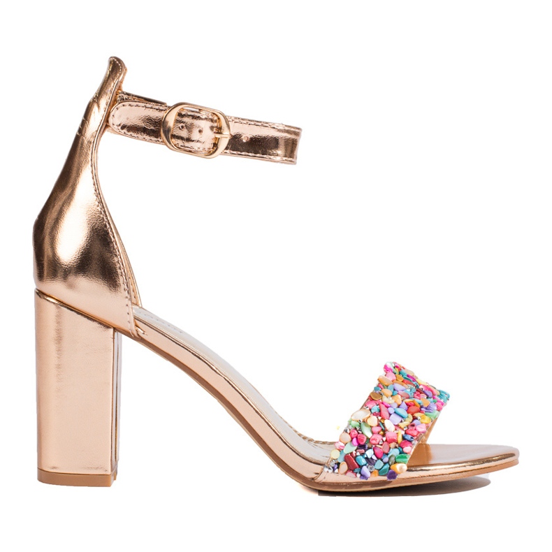 Sandaler i guld från Shelovet gyllene