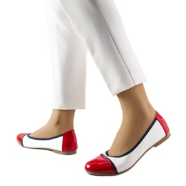 Röda och vita ballerinor från Salmons