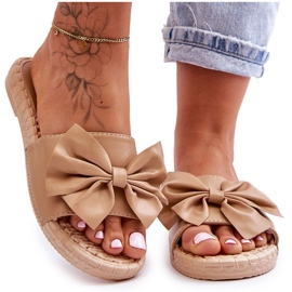 FK1 Fashionabla damtofflor med en beige Estera-rosett