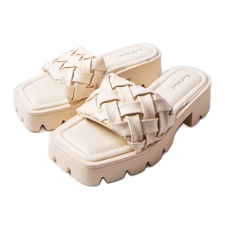 Beiga tofflor med traktorsula från Lora beige