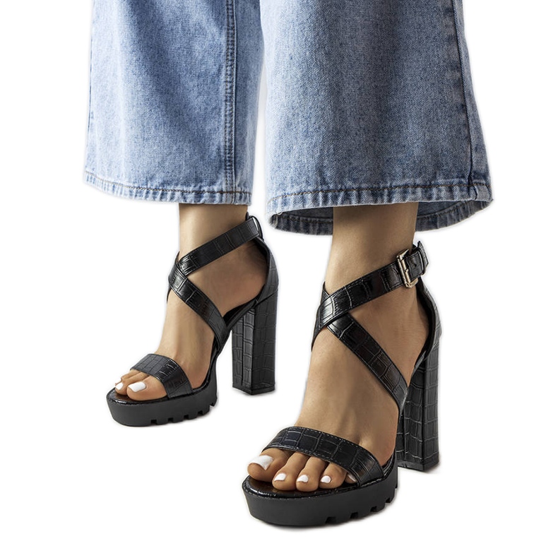 Svarta högklackade sandaler från Trépanier