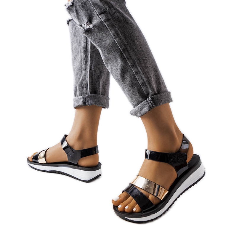 Inna Mila svarta patentsandaler