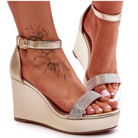 WD1 Fashionabla lädersandaler Golden Arwen gyllene