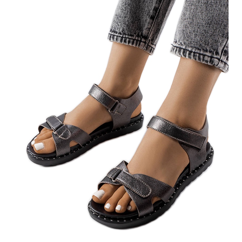 Gråa glittersandaler från Bellefeuille