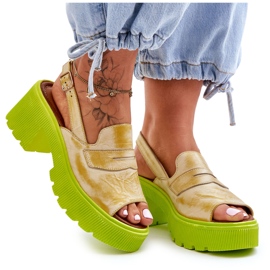 Lädersandaler på klackar och plattform Maciejka 06039-07 Gul