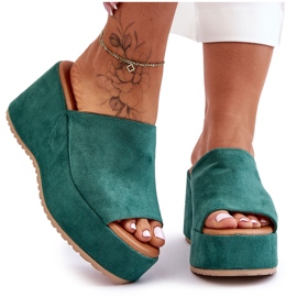 Kvinnors tofflor på en massiv plattform Grön Martina