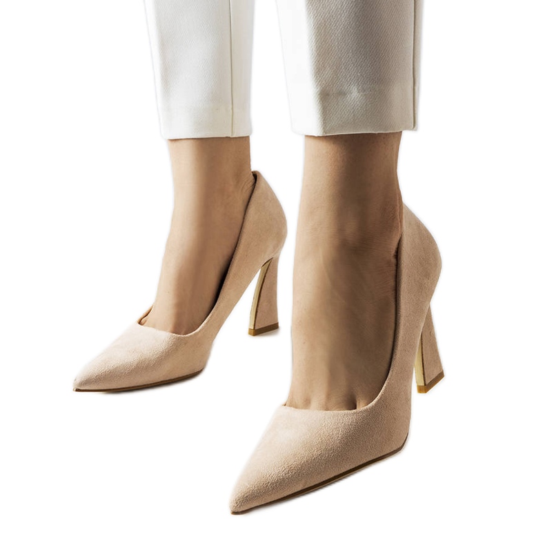 Inna Beige pumps på asymmetrisk stilettklack från Linda