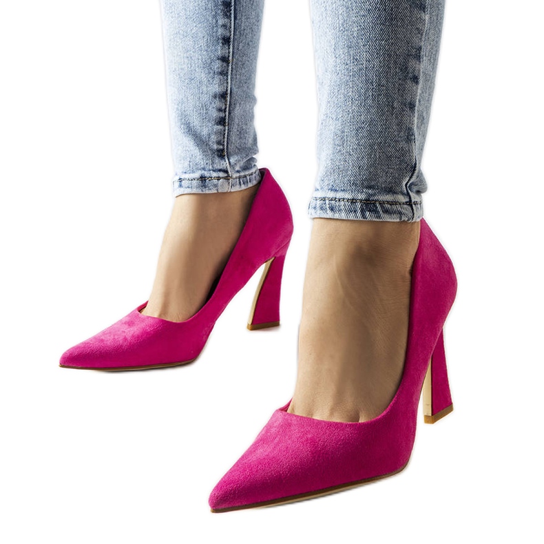 Rosa pumps på asymmetrisk stilettklack från Linda