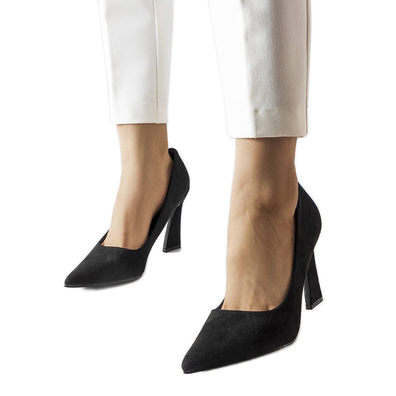 Inna Svarta klackpumps från Linda