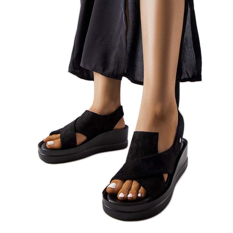 Svarta sandaler från Adelina