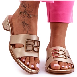 Eleganta tofflor för kvinnor med gyllene Atlantis-dekoration