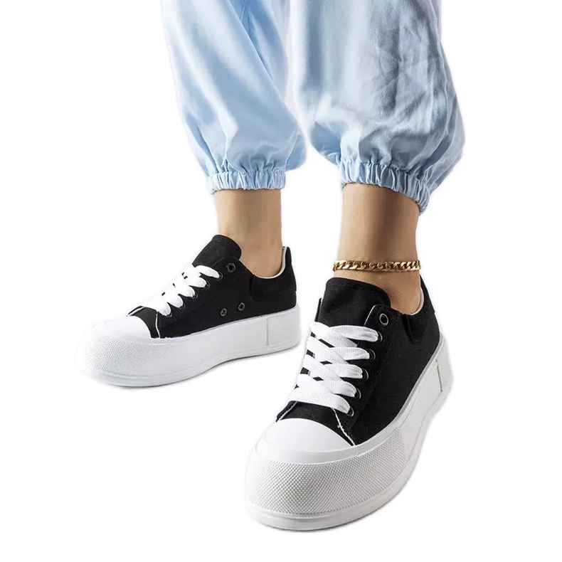 Svarta plattformssneakers från Josseaume