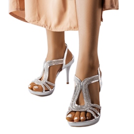 Inna Silversandaler på nål med cubic zirconias från Rafe silver-