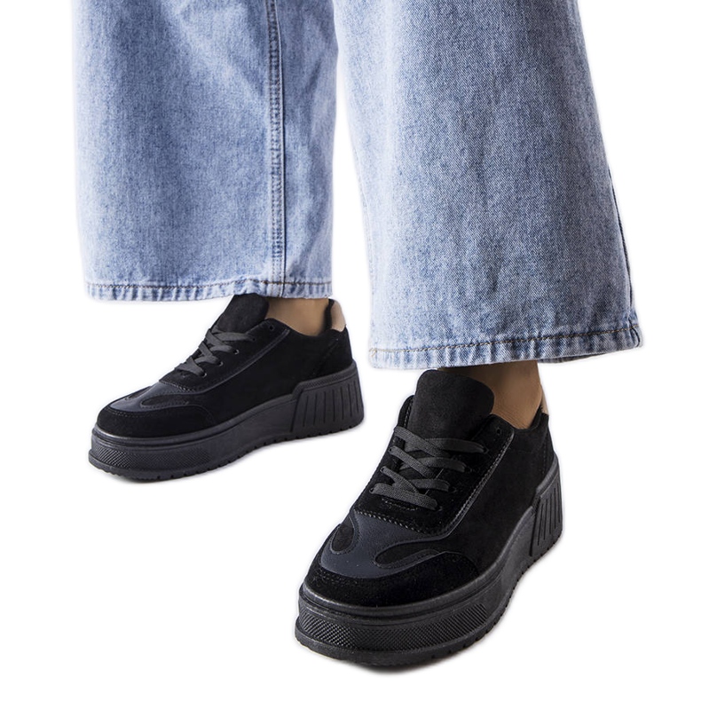 Svarta platåsneakers från Fabienne