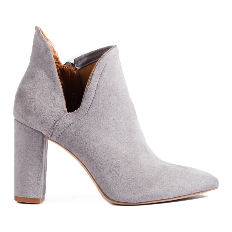 Gråa höga stövlar för kvinnor med en utskuren Shelovet