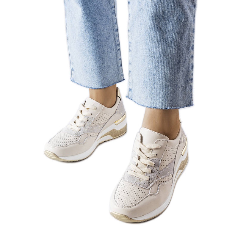 Goodin Beige perforerade sneakers från Manfrin