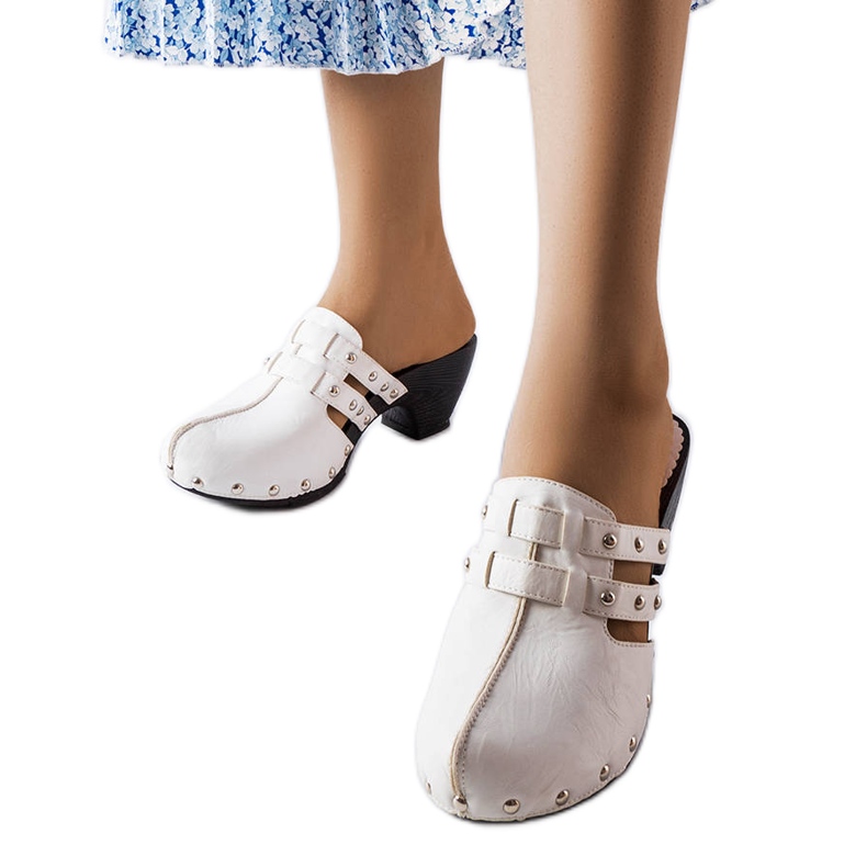 Custer vita träskor