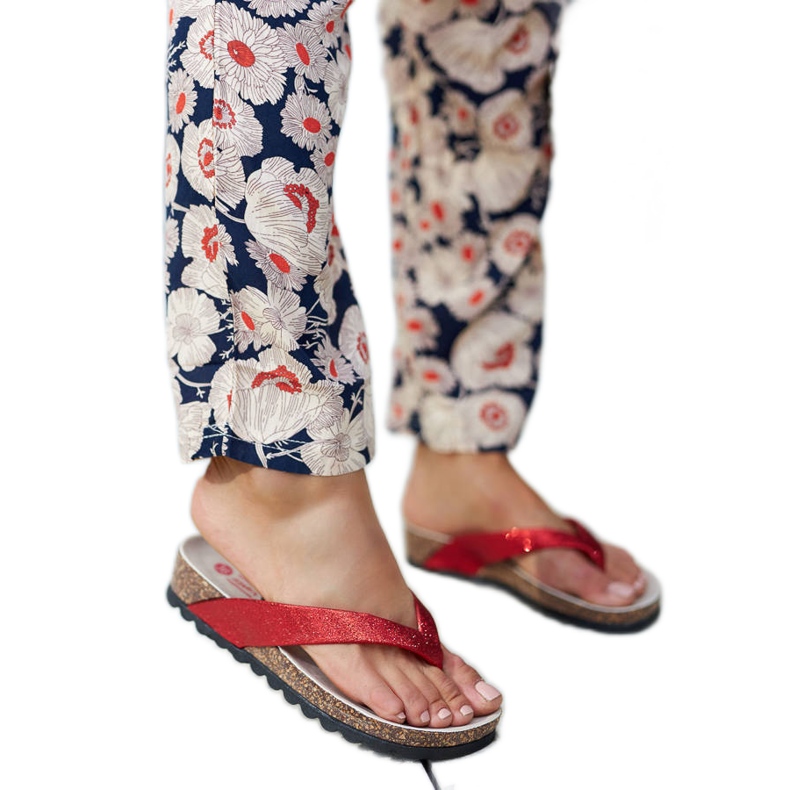 Röda brokadsandaler från Isidoro