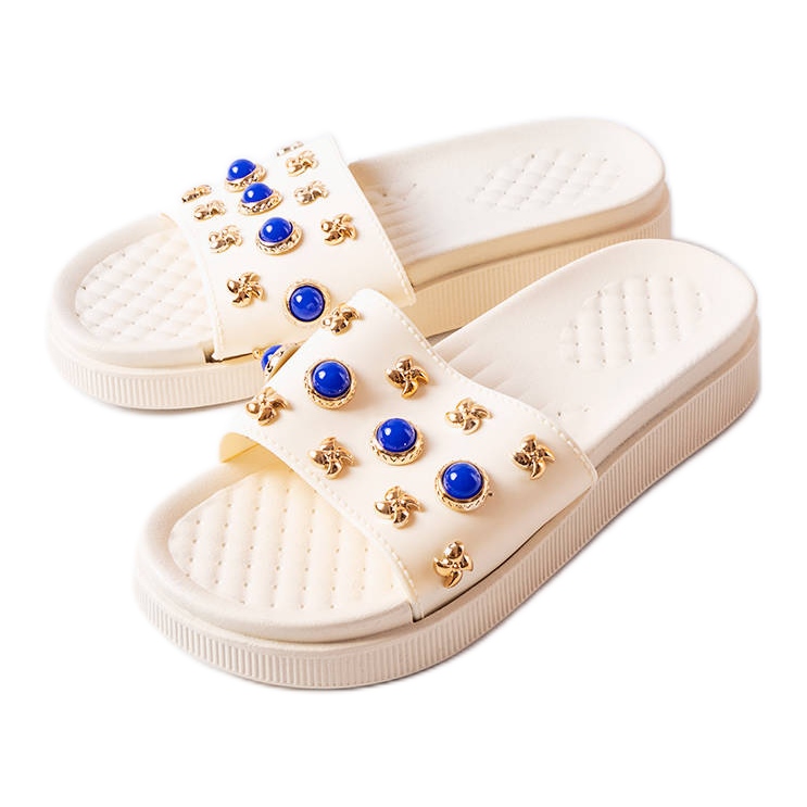 Beige dekorerade rutschbanor från Montesarchio