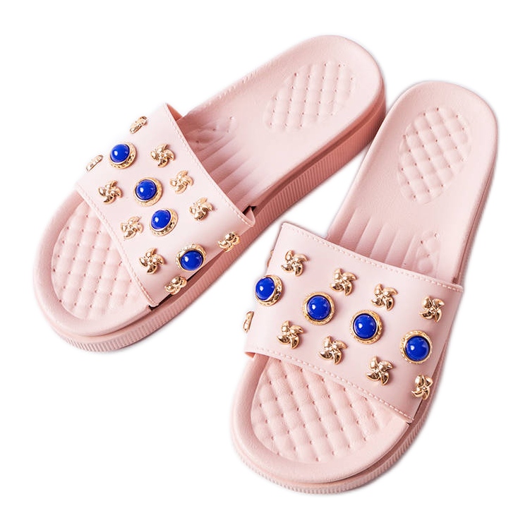 Rosa dekorerade rutschbanor från Montesarchio