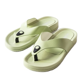 Gröna flip flops på Elide-plattformen