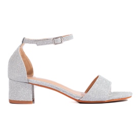 Eleganta silverglittriga sandaler med låg klack från Shelovet