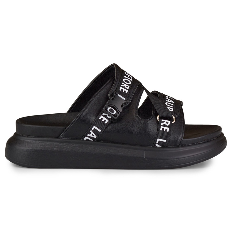 Snygga svarta tofflor från La.Fi