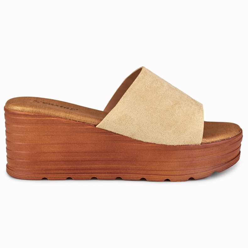 Beige sandaler från Versis