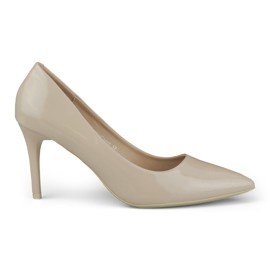Lackade beige pumps med hög klack