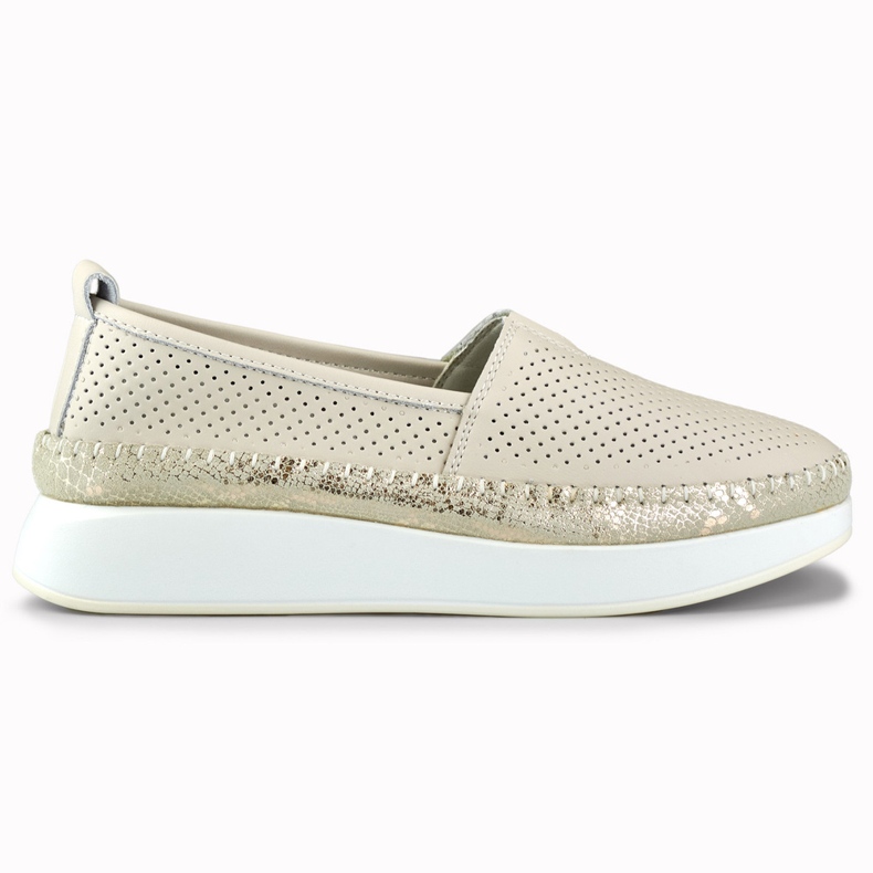 Damskor i beige genombrutet läder