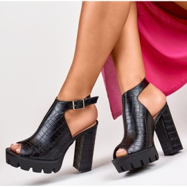 Svarta damsandaler på hög klack