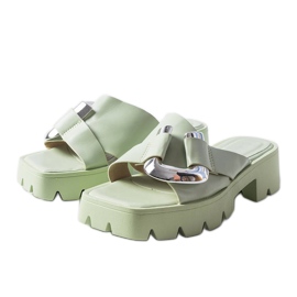 Gröna glidar på traktorsulan från Carceri