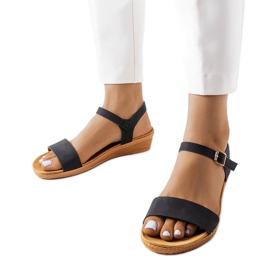 Svarta kilasandaler från Loggia