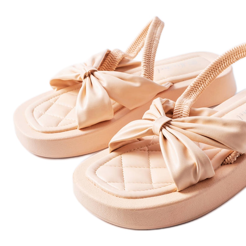 Beiga platåsandaler från Montagna beige