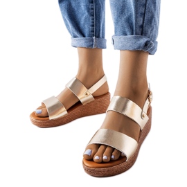 Sandaler i guld från Pogibonsi gyllene